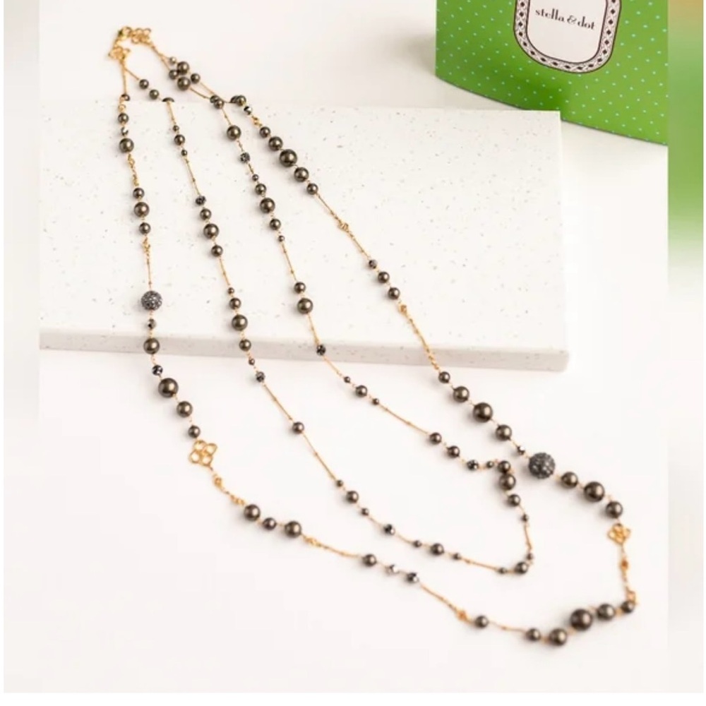 Stella & Dot Madeline Pearl necklace brown & gold.